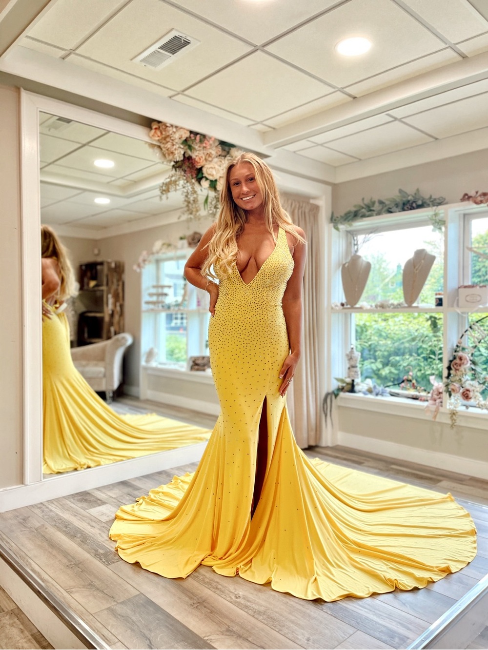 Colette 19843 yellow size 6 NWT Brand new never worn before!